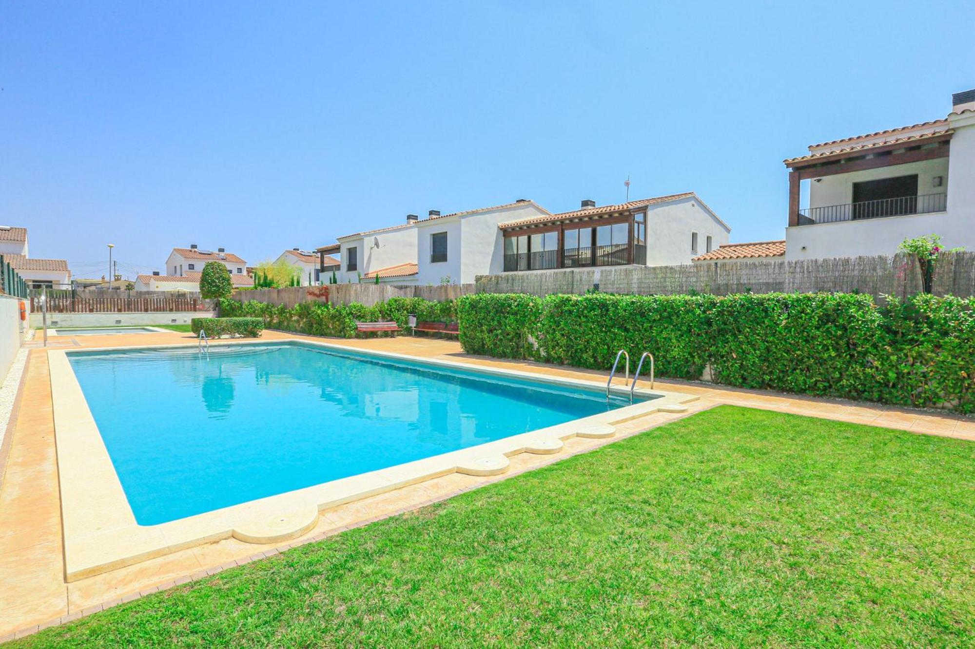 Passeig Del Mar - Only Families Villa Cambrils Exterior photo