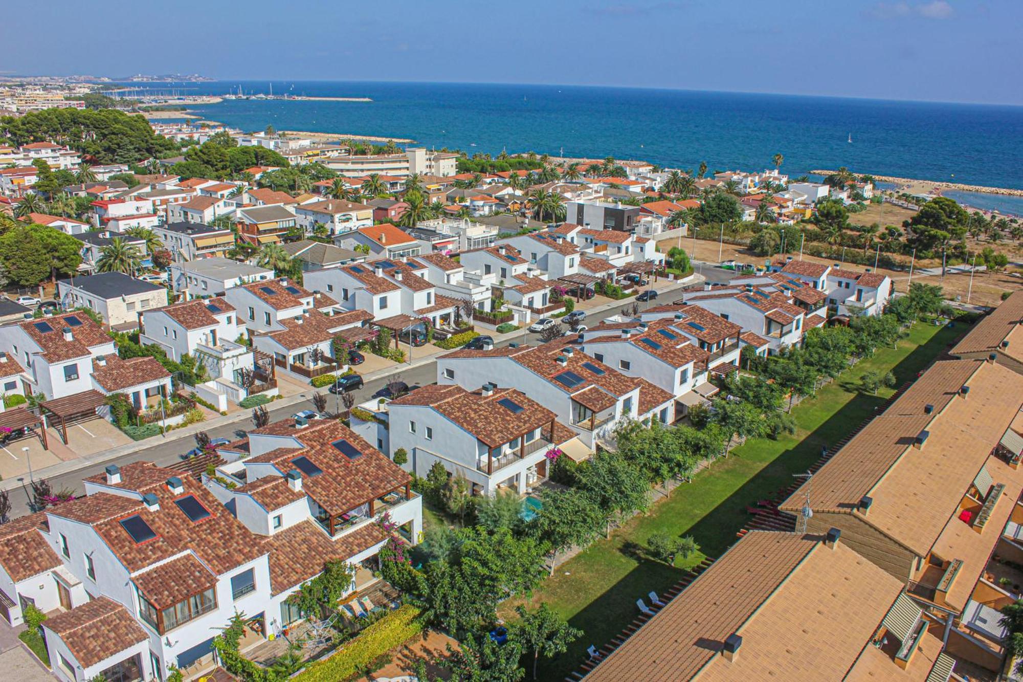 Passeig Del Mar - Only Families Villa Cambrils Exterior photo
